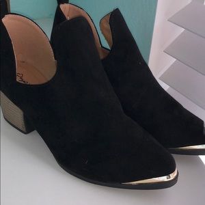 Black suede leather boots